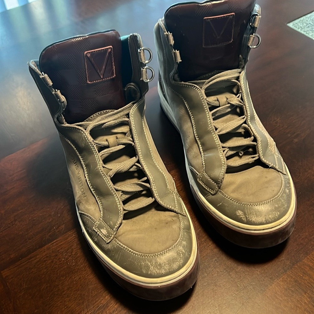 Men’s LV sneakers